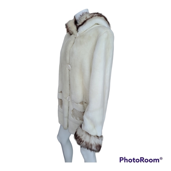 Vintage Penmans faux fur womens coat with hood, off white, Medium,bears pattern - Picture 7 of 16